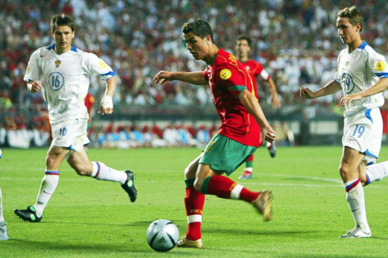Loja online Fútbol Emotion Portugal - Blogs de futebol - Cristiano Ronaldo melhor marcador de sempre de selecoes - 1.jpg